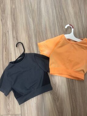 Gymshark Short Sleeve Crop Tops in Orange and Charcoal